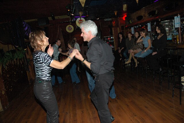 min 2005 12 18 sharkys 164